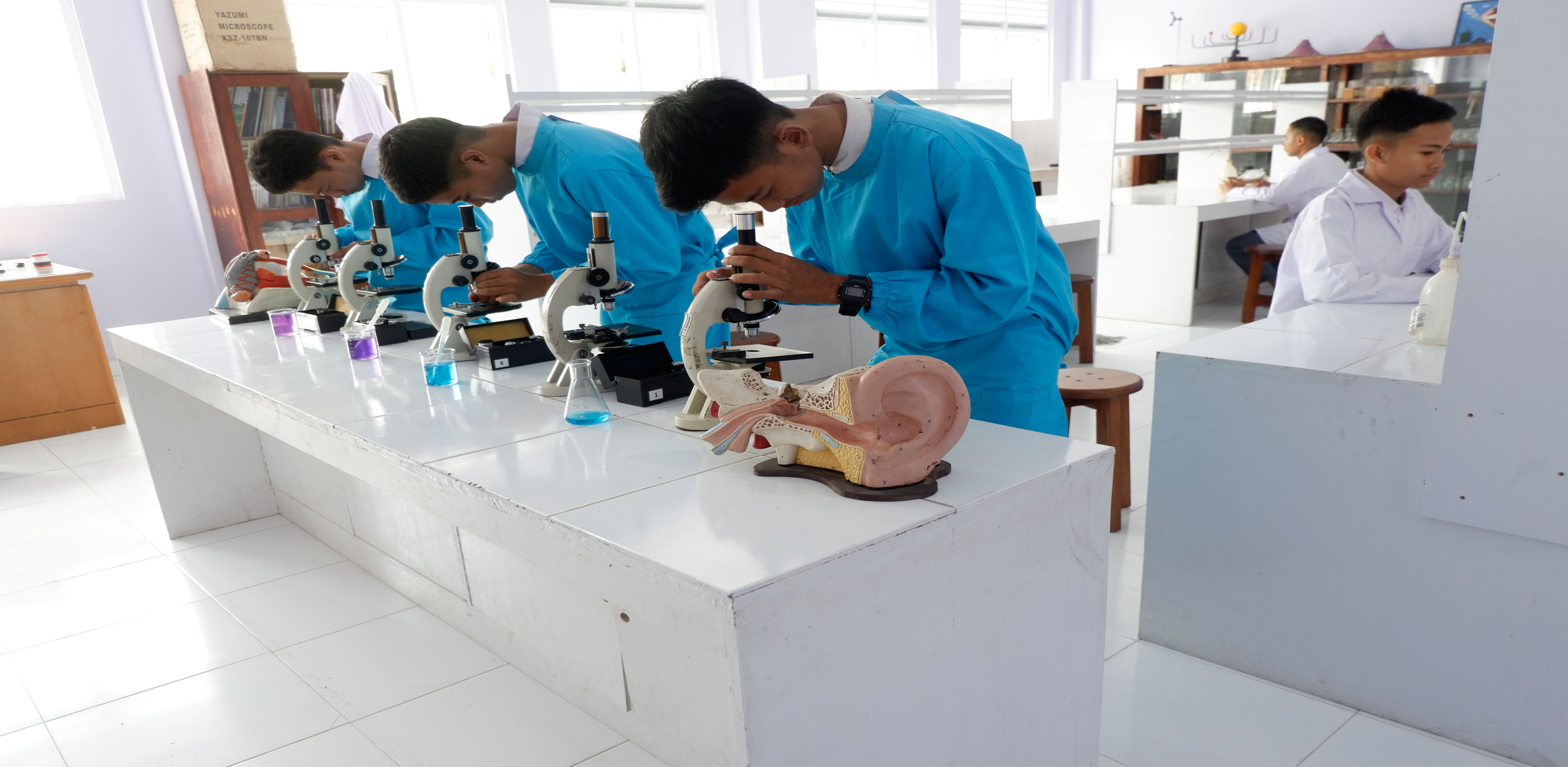 LABORATORIUM BIOLOGI