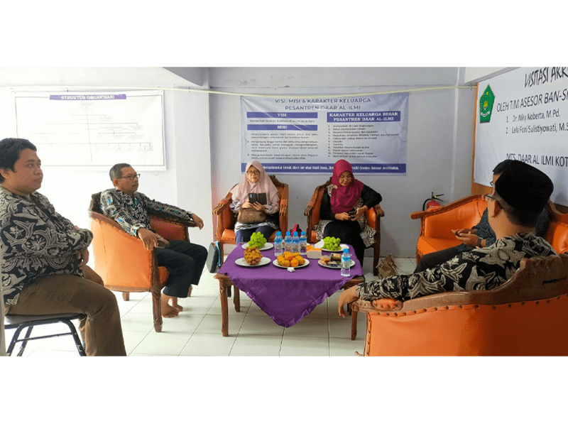 Visitasi Re-Akreditasi 2023: MTs Daar al Ilmi Terima Tim Asesor BAN-SM Provinsi Banten